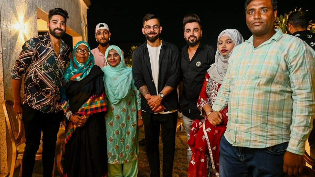 Virat Kohli Clicked With Mohammed Siraj's Family After Biryani Party | Pictures Go Viral